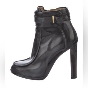 Salvatore Ferragamo Leather Boots, size US9.5, stiletto heels, great condition